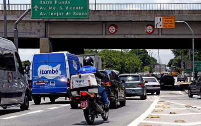 Doria usará imagem de câmeras para multar motos nas marginais de SP